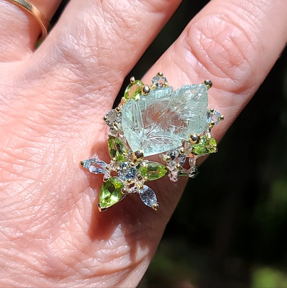 ✨️HOST PICK! RARE Leaf cut Aquamarine 22k Peridot & Topaz finger cuff sz8.25✨️ - Picture 11 of 11
